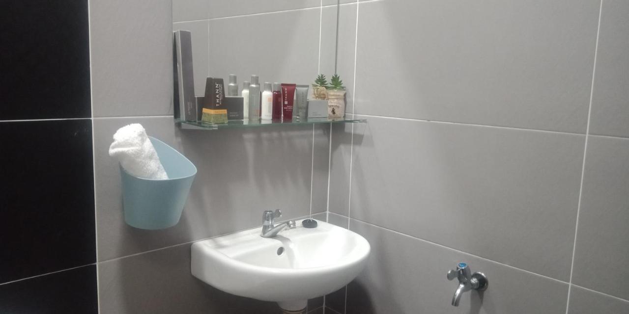 Zr D'Jembal Homestay, Gong Badak Kuala Terengganu Buitenkant foto